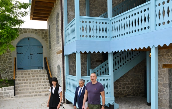 İlham Əliyev Şuşada "Sadıqcanın evi"nin bərpadan sonra açılışında iştirak edib