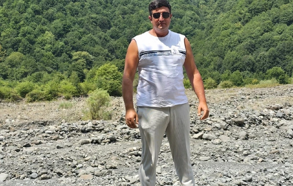 Əməkdar artist uzun müddətdən sonra belə görüntüləndi