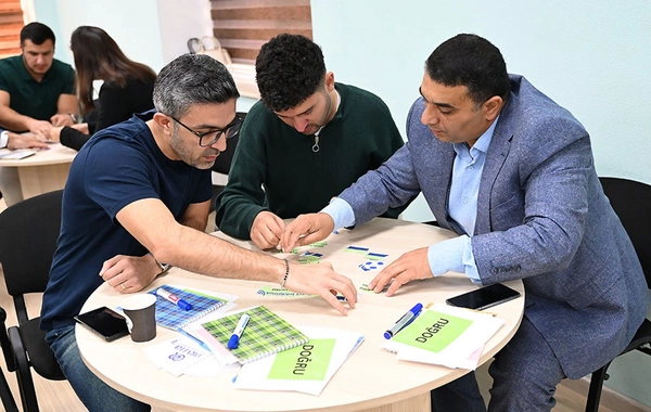 AFFA-da "Futbolda Uşaqların Hüquqlarının Qorunması" mövzusunda seminar təşkil olunub AFFA-da "Futbolda Uşaqların Hüquqlarının Qorunması" mövzusunda seminar təşkil olunub