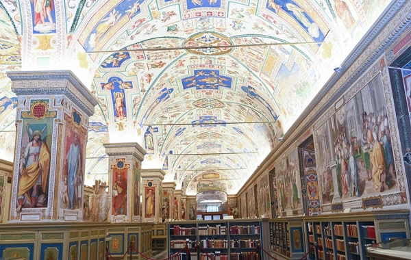 Ceyhun Bayramov Vatikan Apostol Kitabxanasında olub