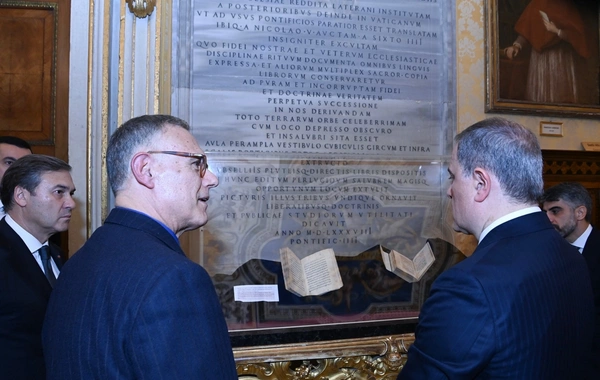 Ceyhun Bayramov Vatikan Apostol Kitabxanasında olub