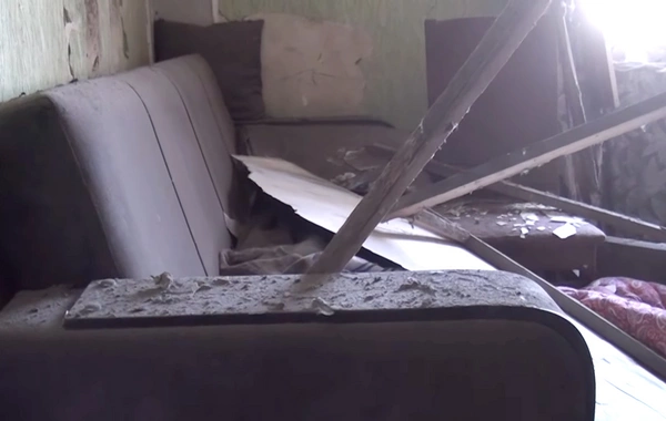 Şabranda evinin tavanı çökən sakin: Qonşular səsimizi eşidib bizi xilas etdilər