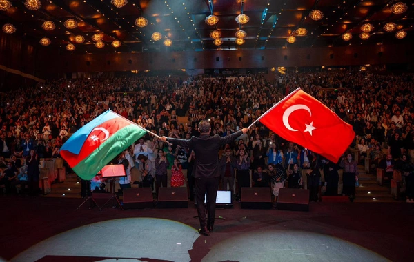 Ferhat Göçerin möhtəşəm Bakı konsertindən GÖRÜNTÜLƏR