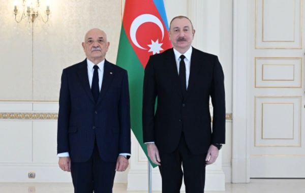 İlham Əliyev Paraqvayın Azərbaycanda yeni səfirinin etimadnaməsini qəbul edib
