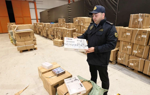 Azərbaycan gömrükçüləri "Uşaq oyuncaqları" yükündən bəyan olunmayan mallar aşkarladı