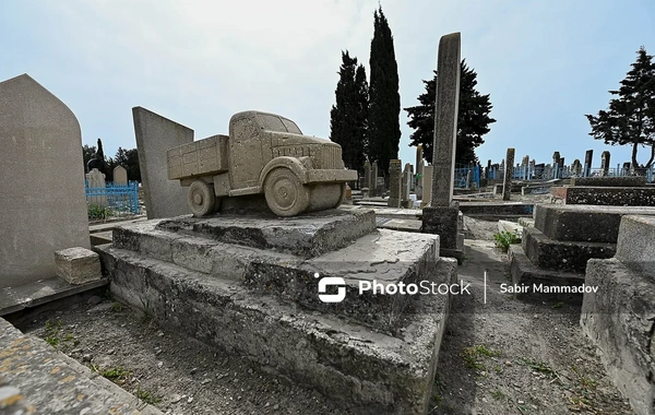 Heyrətə gətirən məzar daşlarının sirri nədir?