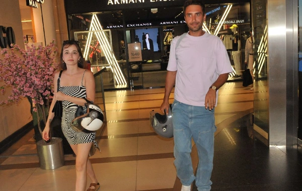 Tanınmış aktyor 6 illik sevgilisindən ayrıldı