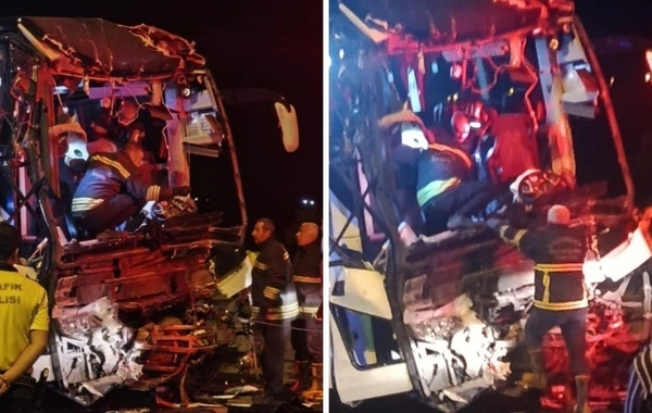 Türkiyədə avtobus TIR-la toqquşdu: 2 ölü, 22 yaralı