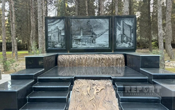 Xalq rəssamı Tahir Salahovun qəbirüstü abidəsi ucaldılıb