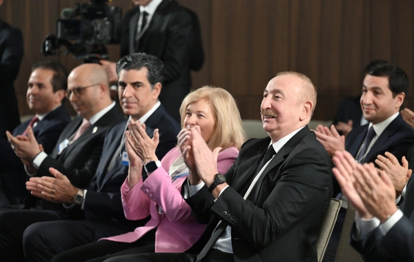 Президент Ильхам Алиев в Давосе принял участие в мероприятии "Завтрак с руководством Азербайджана"