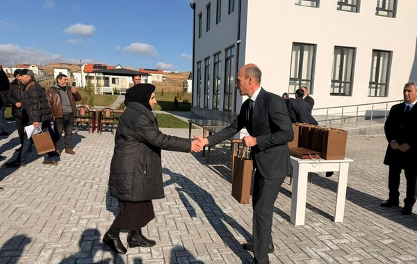 Horovlu kəndinə daha 22 ailə köçürülüb, açarlar təqdim edilib