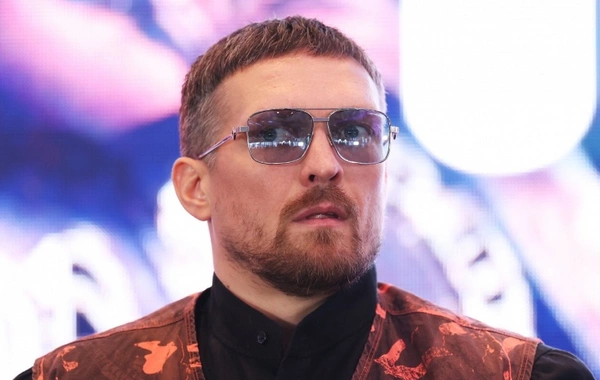 Aleksandr Usik Bakını üçlüyə saldı