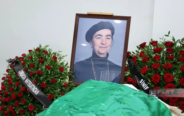 Əməkdar jurnalist Nurani ilə vida mərasimi keçirilir