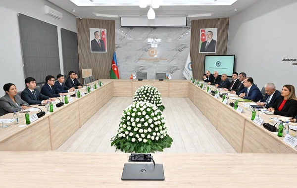 Qırğızıstan həmkarlar ittifaqlarının nümayəndələri Azərbaycan təcrübəsini öyrənmək üçün AHİK-də olublar