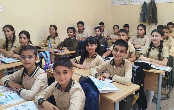 Uşaqları məktəblərdə izləyən təhlükə - Nəyi düz etmirik?