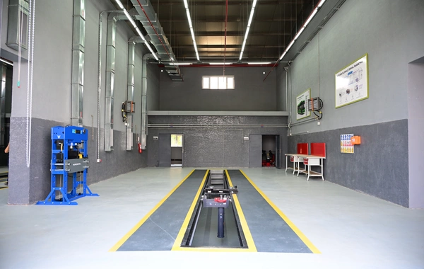 Prezident Naxçıvanda elektrik mühərrikli yeni avtobuslara baxıb, dəmir yolu infrastrukturunda aparılan yenidənqurma işləri ilə tanış olub