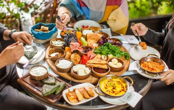 Ramazandan sonra qidalanmada beş vacib qayda - Səhiyyə Nazirliyinin mütəxəssis-ekspertindən vacib tövsiyələr