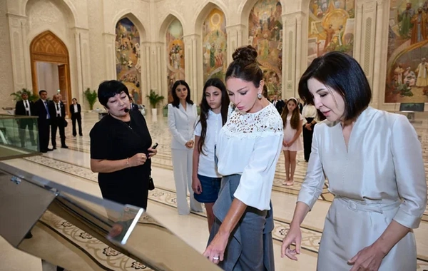 Mehriban Əliyeva Daşkənddə İslam Sivilizasiyası Mərkəzi ilə tanış olub - FOTO