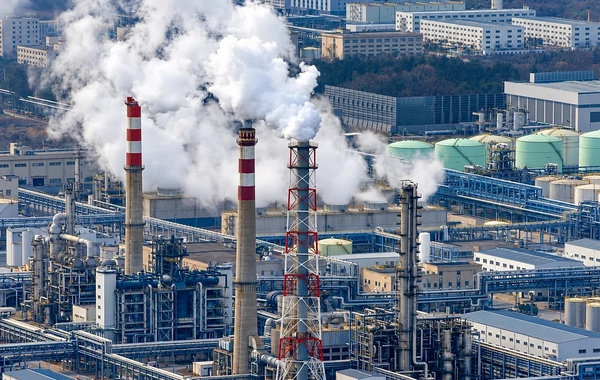 От российских НПЗ до Европы: как один удар запускает цепную реакцию