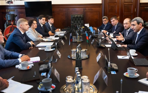 ADY Rusiya və İranla dəmir yolu sahəsində əməkdaşlığı müzakirə edib