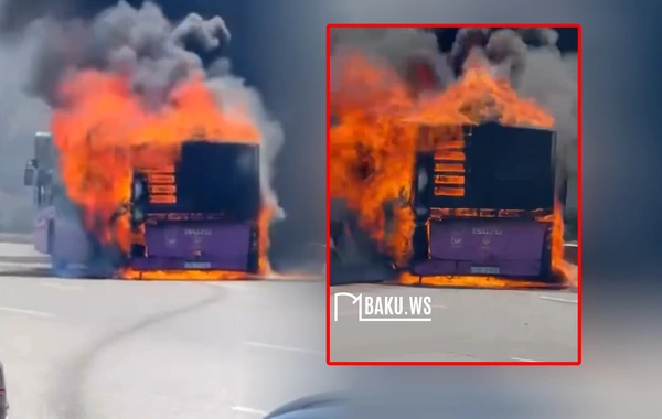 Bakıda "135" saylı avtobus yandı