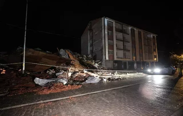Balıkesirdəki zəlzələ zamanı 25 bina zərər görüb Balıkesirdəki zəlzələ zamanı 25 bina zərər görüb