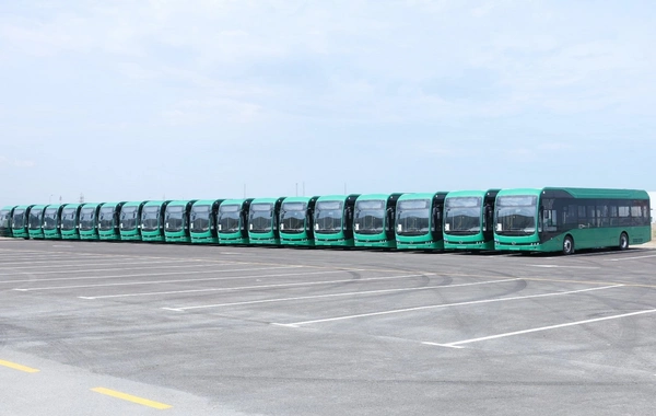 Sumqayıt Sənaye Parkında istehsal olunan ilk elektrik avtobusu "BakuBus"a təqdim olunub