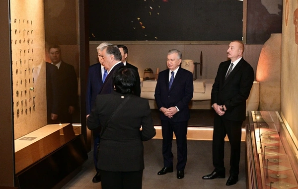 Президент Ильхам Алиев посетил Центр исламской цивилизации в Ташкенте