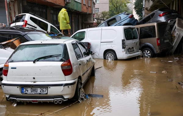 İstanbulda sel fəlakətində ölənlərin sayı 6-ya çatıb