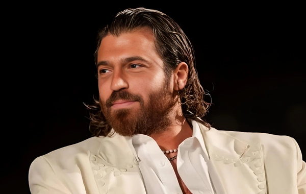 Can Yaman dəyişib belə oldu