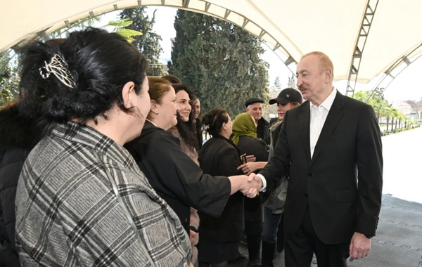 İlham Əliyev Xocavənd şəhər və Xocavənd kənd sakinləri ilə görüşüb