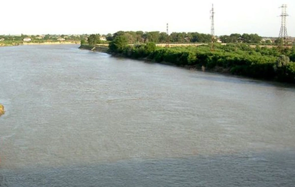 Kür çayında suyun səviyyəsi artıb