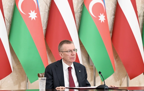 Azərbaycan və Latviya prezidentləri mətbuata bəyanatlarla çıxış edirlər