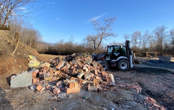 Qəbələdə meşə fondu torpağında qanunsuz tikinti aşkarlanıb, qanunamüvafiq tədbirlər görülüb