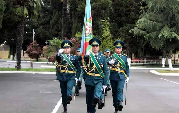 Hərbi xidməti başa vuran sərhədçi əsgərlər evlərinə yola salınıb