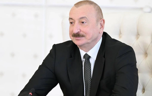 Ильхам Алиев позвонил Масуду Пезешкиану