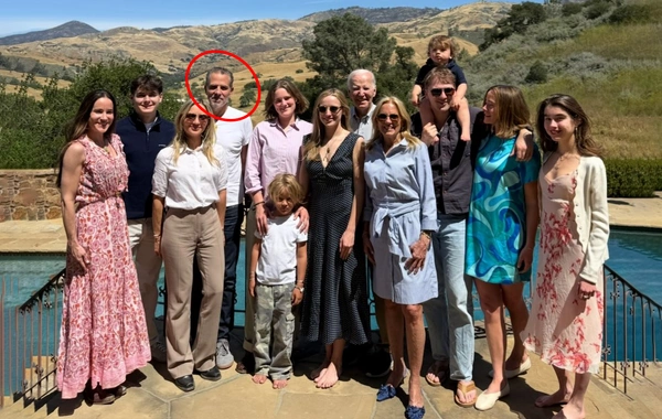 Baydenin oğlu ABŞ-ni tərk edib