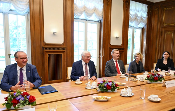 Azərbaycan və Almaniya prezidentlərinin geniş tərkibdə görüşü olub