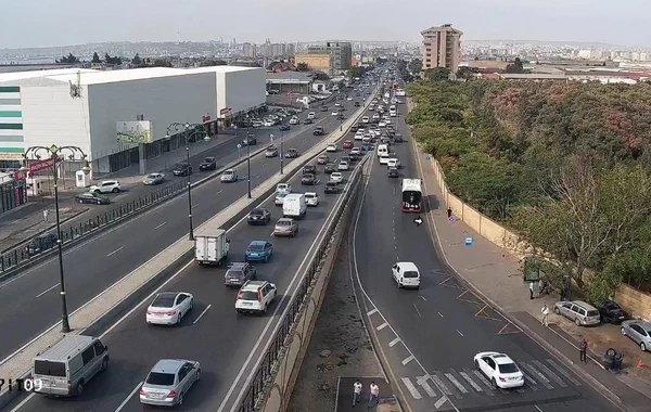NİİM: 8 noyabr prospektində hərəkətə qoyulan məhdudiyyət bəzi yollarda tıxaca səbəb olub