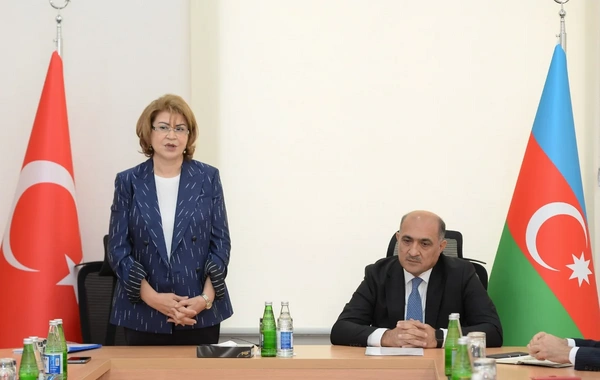 Türkiyə-Azərbaycan Universitetinin ilk rektoru kollektivə təqdim olunub