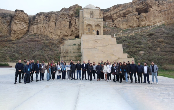 Qış turizm mövsümü öncəsi daxili turizm imkanları nümayiş etdirilib