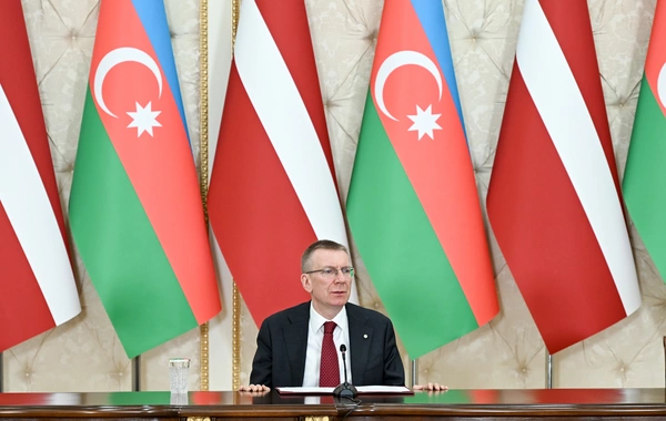 Azərbaycan və Latviya prezidentləri mətbuata bəyanatlarla çıxış edirlər