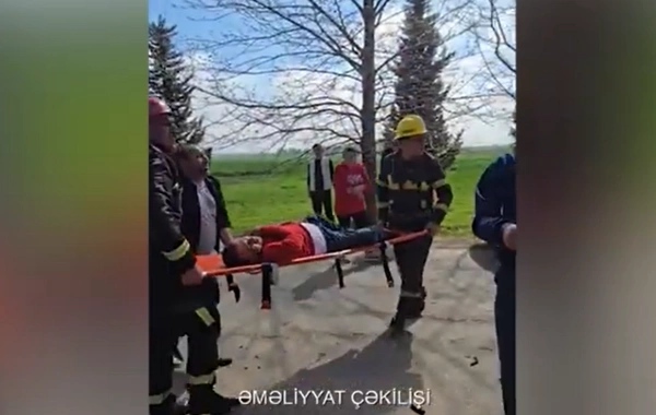 Beyləqanda qəza olub - Sürücü xilas edilib