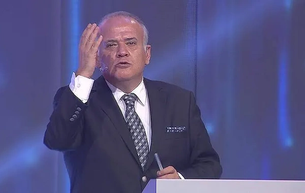 64 yaşlı aparıcı bu səbəbdən Hadisedən üzr istədi