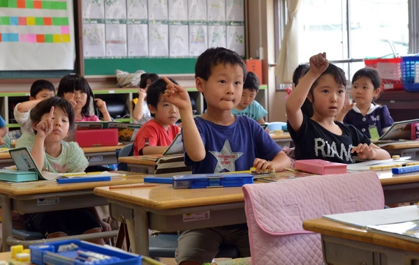 Yaponiya məktəblərində kütləvi zəhərlənmə: Yüzlərlə uşaq və müəllim zərər çəkib