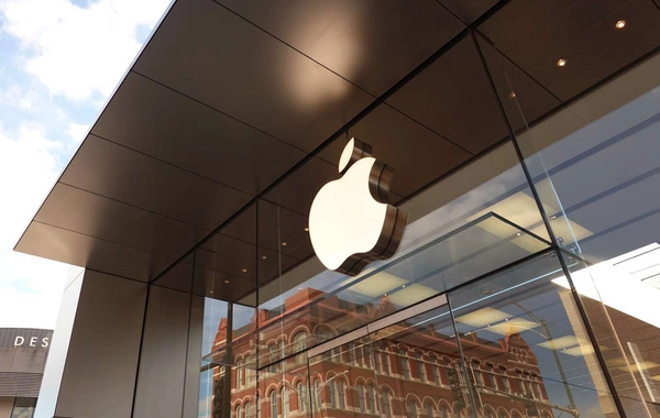 Apple yenidən dünyanın ən bahalı şirkəti oldu