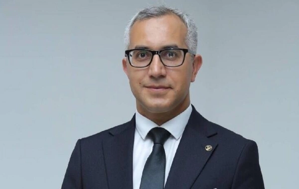 Kamran Əsədovun məhkəmədən FOTOsu