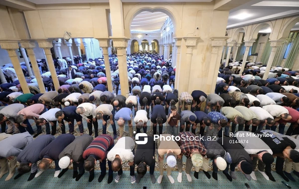 Əjdərbəy məscidində bayram namazı qılındı