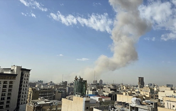 İranın paytaxtı Tehranın şərqində partlayış səsləri eşidilir