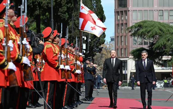 Prezident İlham Əliyevin Gürcüstanda qarşılanma mərasimindən eksklüziv kadrlar
